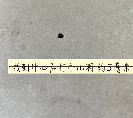 马边瓷砖空鼓维修公司专业解答在瓷砖铺贴过程中，如果砂料搅拌不均匀，将会带来以下问题